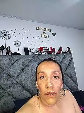 Shantey_Laurent Chat XXX in diretta