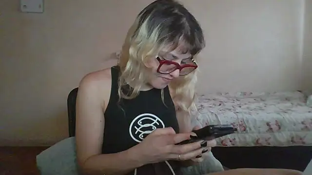 Chat +18 de BlondieTami ao vivo