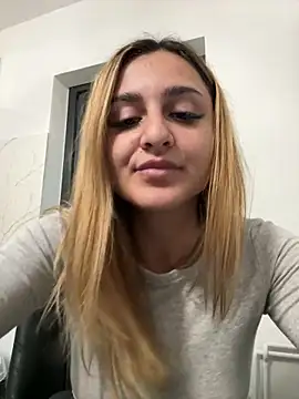 NicolePlay élő XXX-chatje