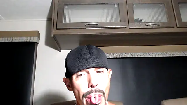 ThickD2C webkamerás műsora