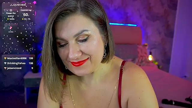 Chatroom XXX en direct de KiraRoxx