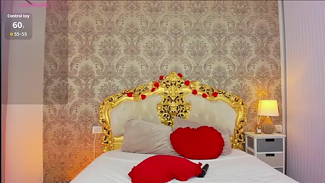 JulieBigAssx's Live XXX Chat