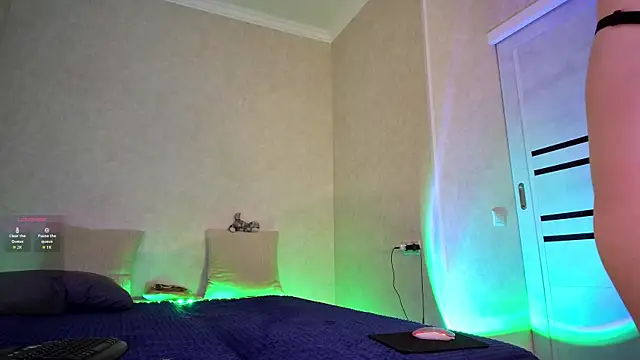 Roseaa live XXX chat