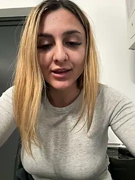 NicolePlay Chat XXX in diretta