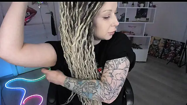 HoneySallyMoore: онлайн-секс-чат