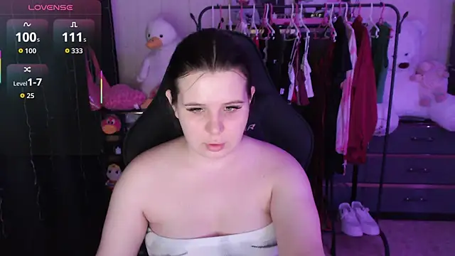 AmyVibess Adlı Modelin Canlı XXX Sohbeti