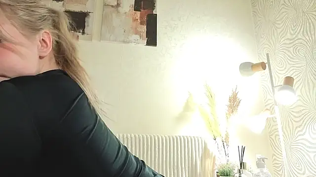 miny_rony Adlı Modelin Canlı XXX Sohbeti