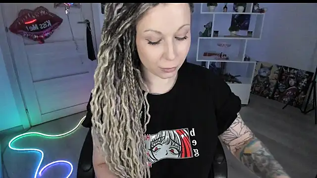 HoneySallyMoore 即時 XXX 聊天