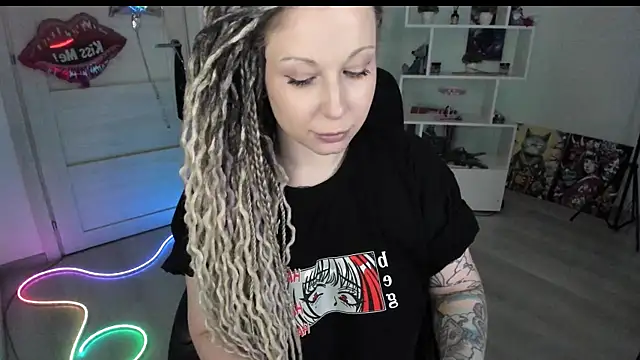 HoneySallyMoore's Live XXX Chat