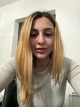 NicolePlay Chat XXX live