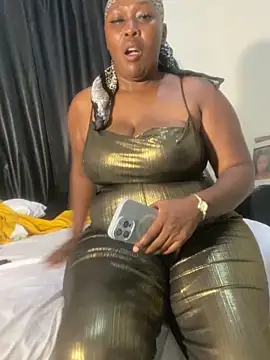 Chat +18 de Cardiebae89 ao vivo