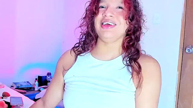 Chat +18 de Emily_Coper18 ao vivo