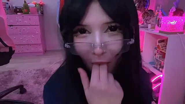 ToxiraLuneX Live XXX Chat