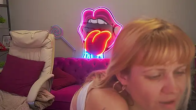 BellaLaPetitのライブXXXチャット