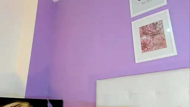 Charlotte11-11's Live XXX Chat