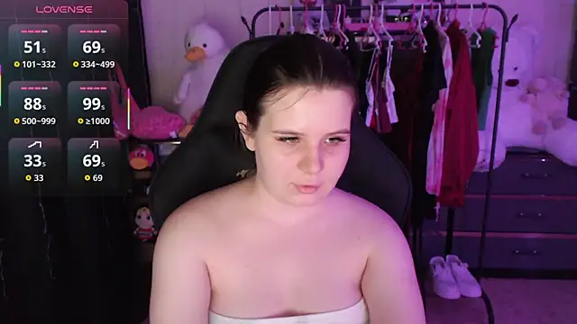 AmyVibess Chat XXX in diretta