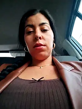 Chatroom XXX en direct de Luianna