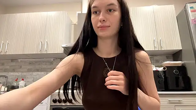 LaraDraggoo Adlı Modelin Canlı XXX Sohbeti