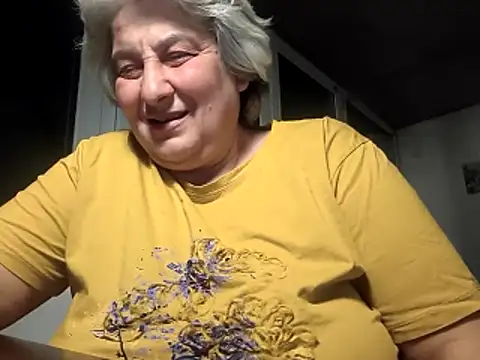 Chat +18 de ExquisiteMature ao vivo