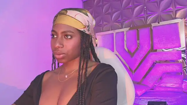 Czat XXX na żywo – Queen_perla_