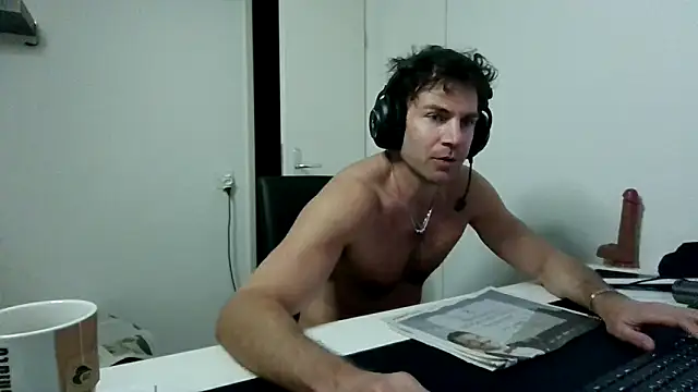 alpha-hunk Chat XXX live