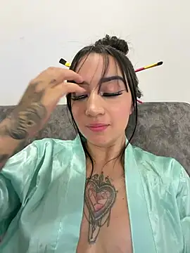 EmmyEvans1 Chat XXX in diretta