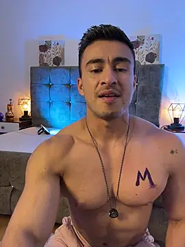 Chris_Clarck 即時 XXX 聊天