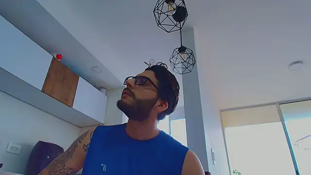 thomas_gun: онлайн-секс-чат