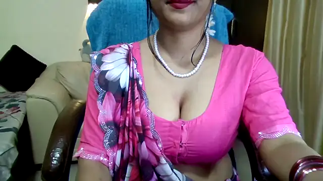 Queenhimanshi's Live XXX Chat