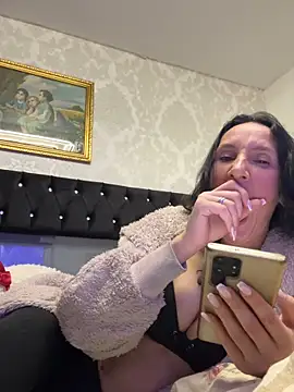 แชท XXX สดของ Emi_RoseMaus