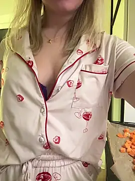 deinemadlinee's Live XXX Chat