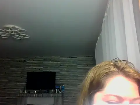 cute__cherry Show in webcam