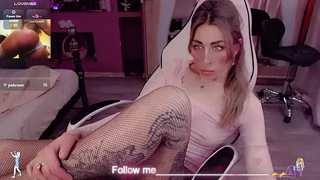 AnnieGOld_ লাইভ XXX চ্যাট