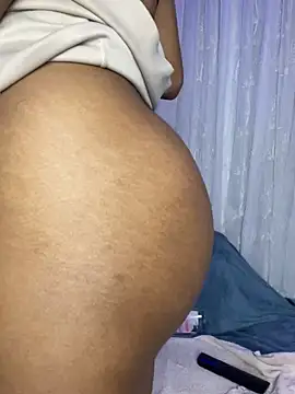 Jazmine-Blue Adlı Modelin Canlı XXX Sohbeti