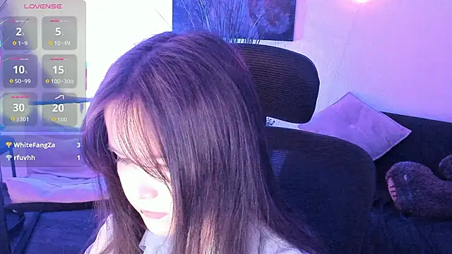 Chat +18 de Elainebeness ao vivo