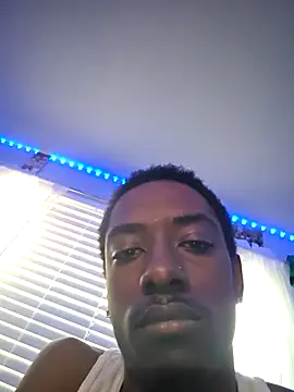 hormoneactivated: διαδικτυακό σόου στην κάμερα