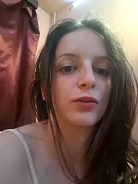 RoliNika22 Adlı Modelin Canlı XXX Sohbeti