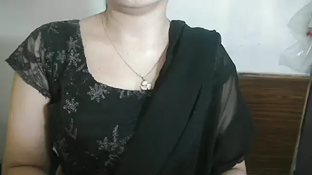 Chanchal--Navya Chat XXX in diretta