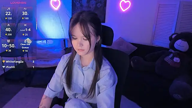 ElainebenessのライブXXXチャット