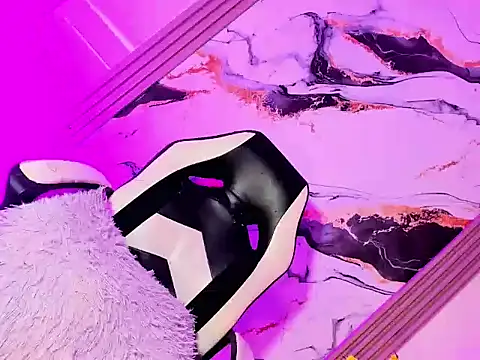 Mia_Colucci-: διαδικτυακό σόου στην κάμερα