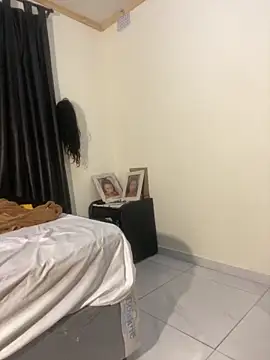 Cardiebae89 Adlı Modelin Canlı XXX Sohbeti