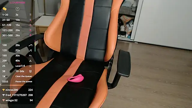 crystalyss Chat XXX in diretta