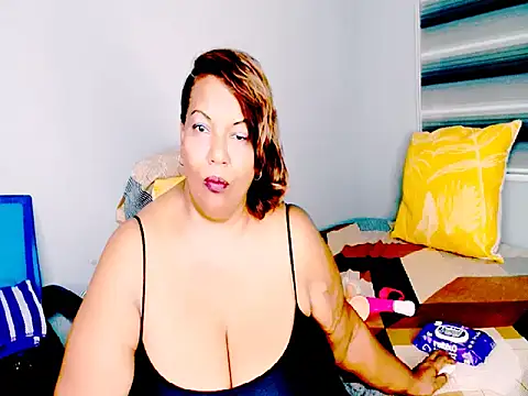 Sassy_Tassy élő XXX-chatje