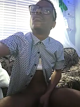 Show modela hormoneactivated na web-kameri