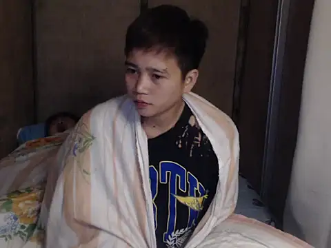 XXX chat uživo modela TRANSman_Squirt