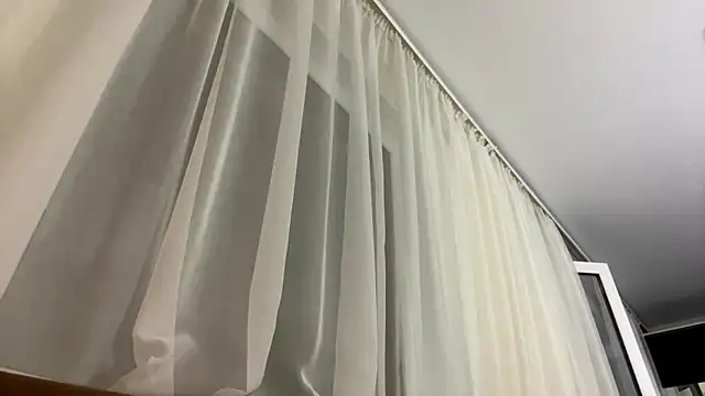 LunaTune webcam show