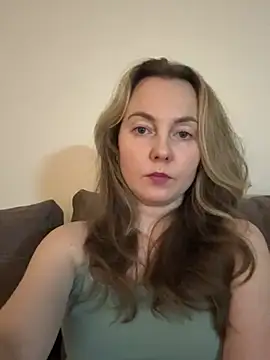 Elineaa Adlı Modelin Canlı XXX Sohbeti