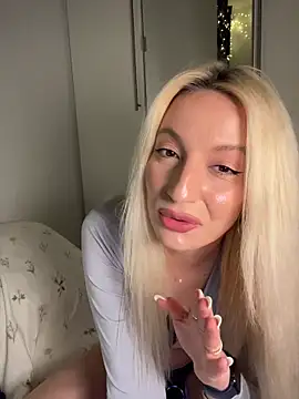 Chat +18 de EllaCharm_ ao vivo