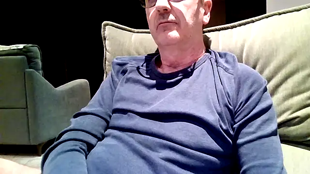 Show modela HotLucas66 na web-kameri