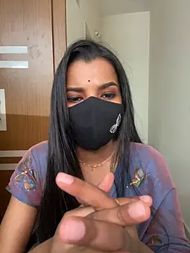 its_ur_flora élő XXX-chatje